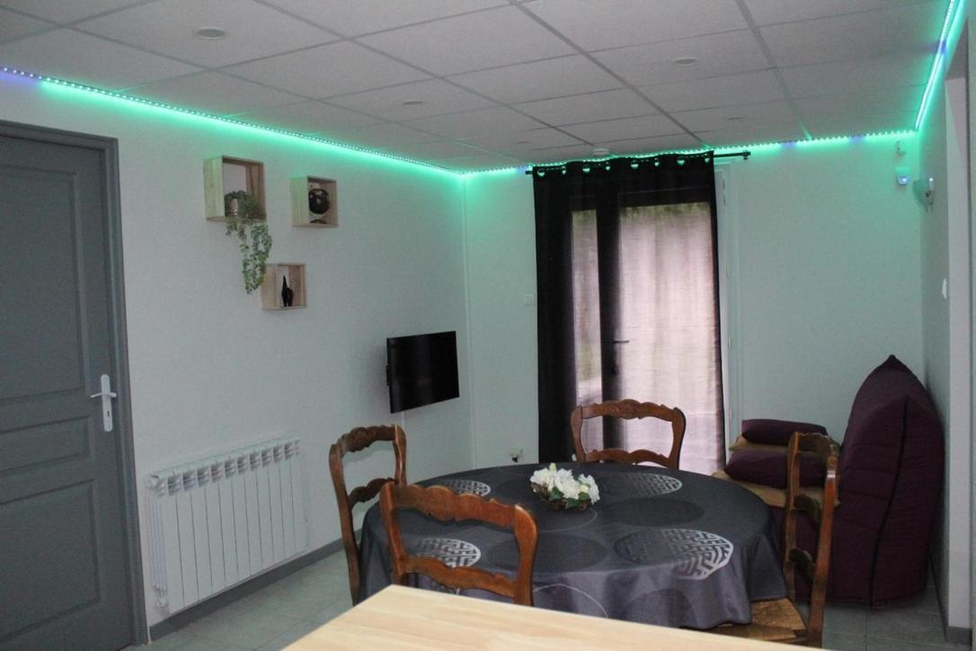 Chez Patrick Et Dominique Apartment Saint-Pierre-en-Faucigny ภายนอก รูปภาพ